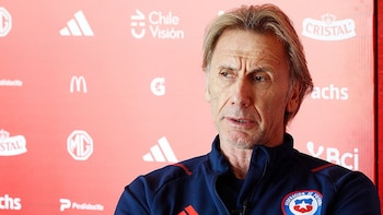 Ricardo Gareca se encontraría fastidiado con la Federación de Chile por la salida de Rodrigo Robles.
