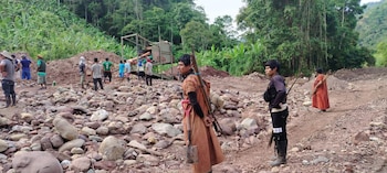 Operativo en el río Autiki: comuneros y autoridades retiran estructuras y puntos de extracción clandestina que venían operando sin consulta previa. Foto: Comité de Defensa Ambiental de la Cuenca del Río Autiki - Pichanaki