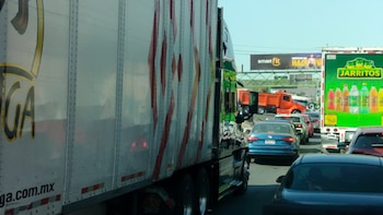 Caos vial en la autopista México-Querétaro: obras de repavimentación colapsan vialidades en Cuautitlán Izcalli y Tlalnepantla