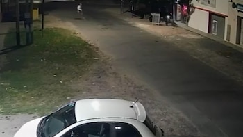 Violento asalto de motochorros a