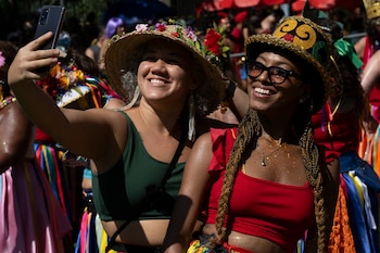 Una selfie en medio la