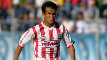 Juan Reynoso durante su etapa como futbolista del Necaxa. - Crédito: MEXSPORT