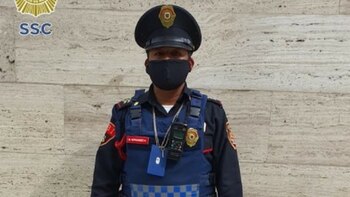 Un policía encontró un cheque