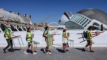 Sin acuerdo entre Generalitat y sindicatos tras tres semanas de negociaciones: la huelga indefinida de docentes valencianos se enquista en la recta final del curso