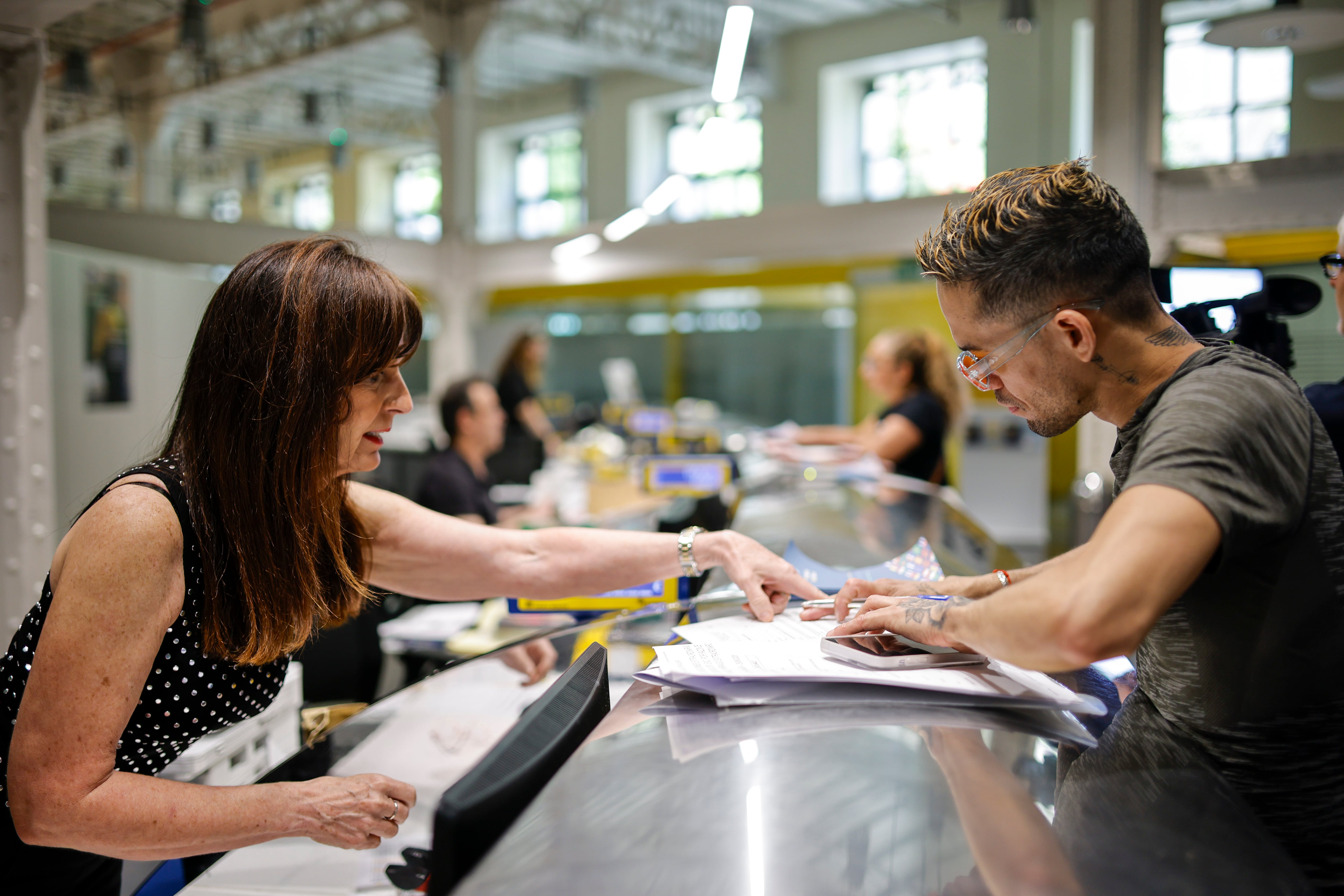 La regularización extraordinaria impulsa el empleo en julio hasta un récord de afiliados e impacta en el paro de extranjeros
