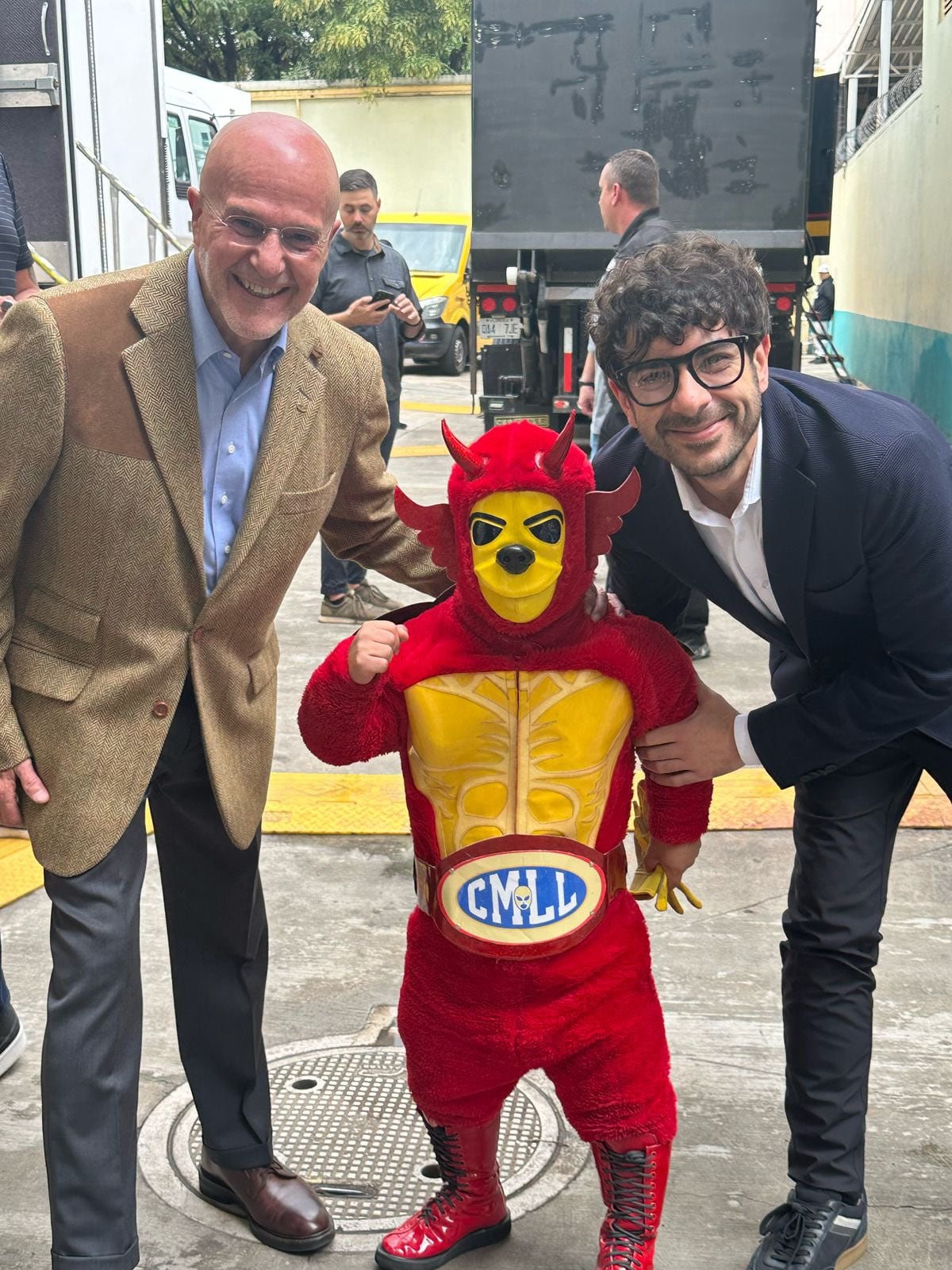 Tony Khan visitó la Arena México previo al evento de AEW Grand Slam México.