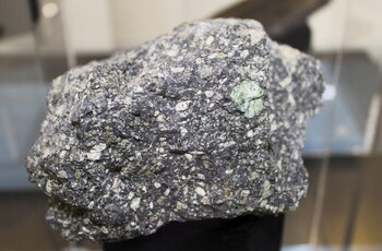 FILE PHOTO: A piece of diamond-bearing kimberlite on display in Yellowknife, Northwest Territories in Canada September 26, 2015. REUTERS/Susan Taylor/File Photo