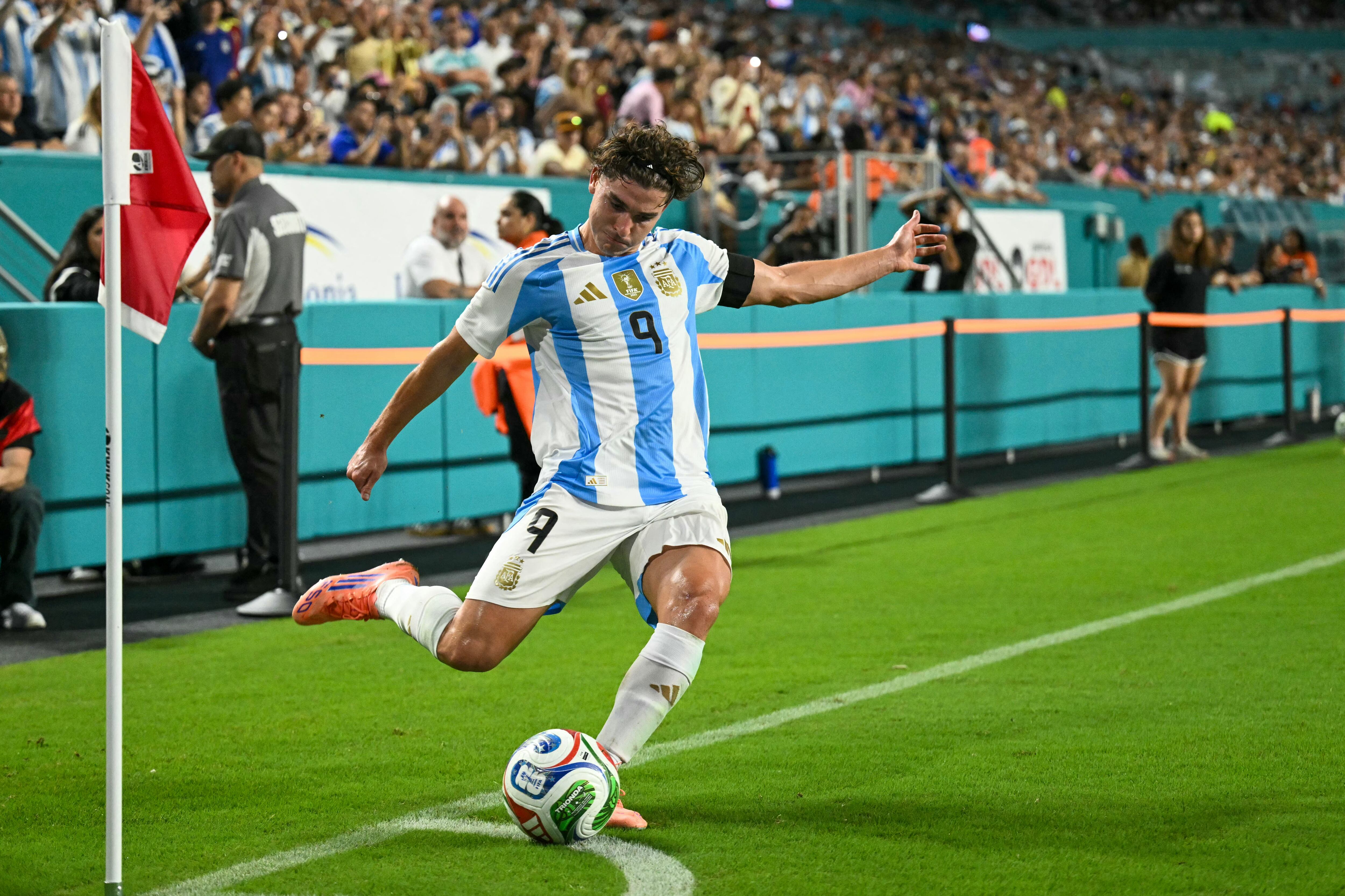 Julián Álvarez jugará su segunda Copa del Mundo con la selección argentina (Chandan Khanna / AFP)