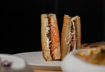 Sándwich de queso crema, tartar