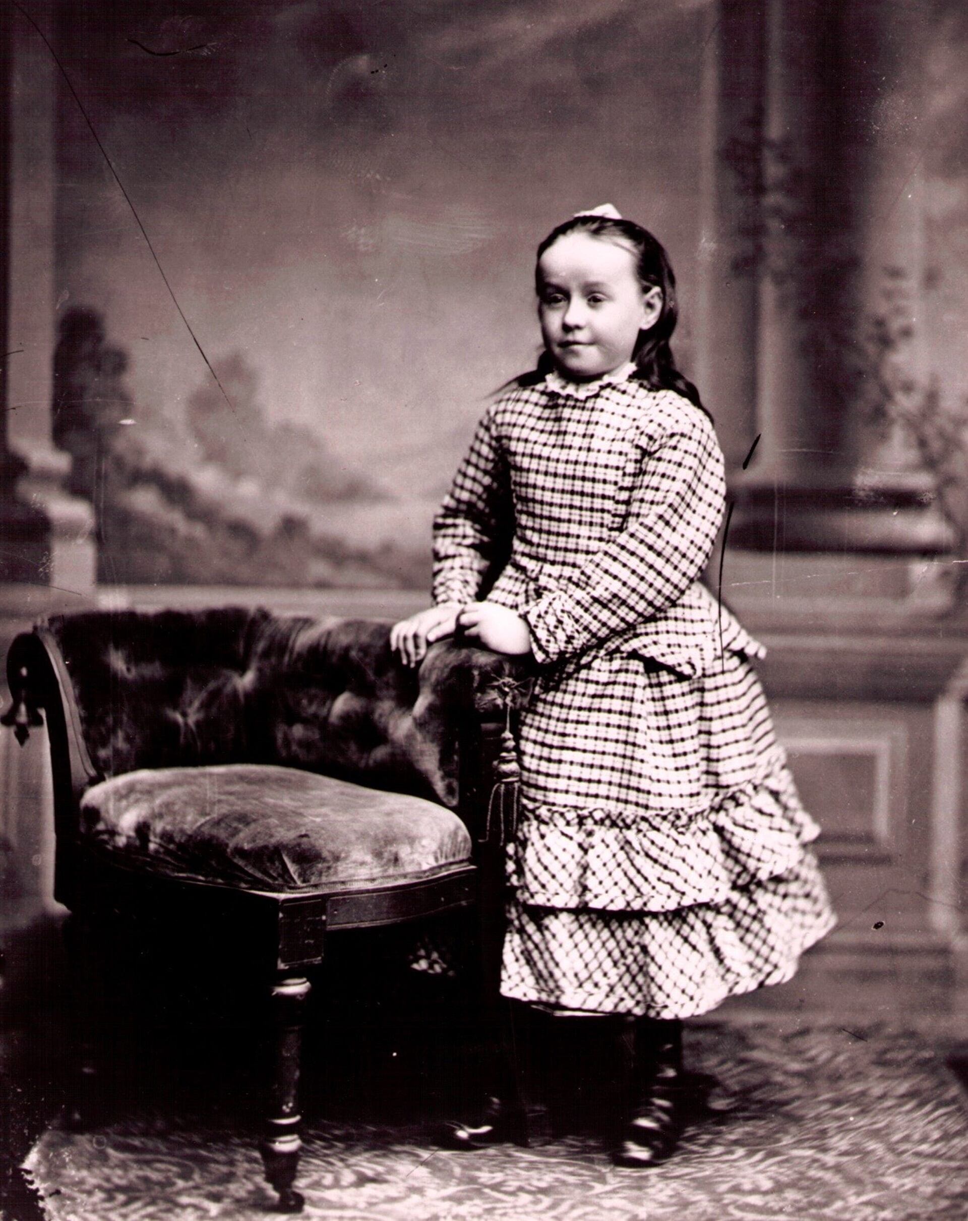 El vacío legal permitió que Mary Ellen fuera víctima de violencia sin protección estatal durante años. Por entonces, los hijos pertenecían a la propiedad privada de los padres