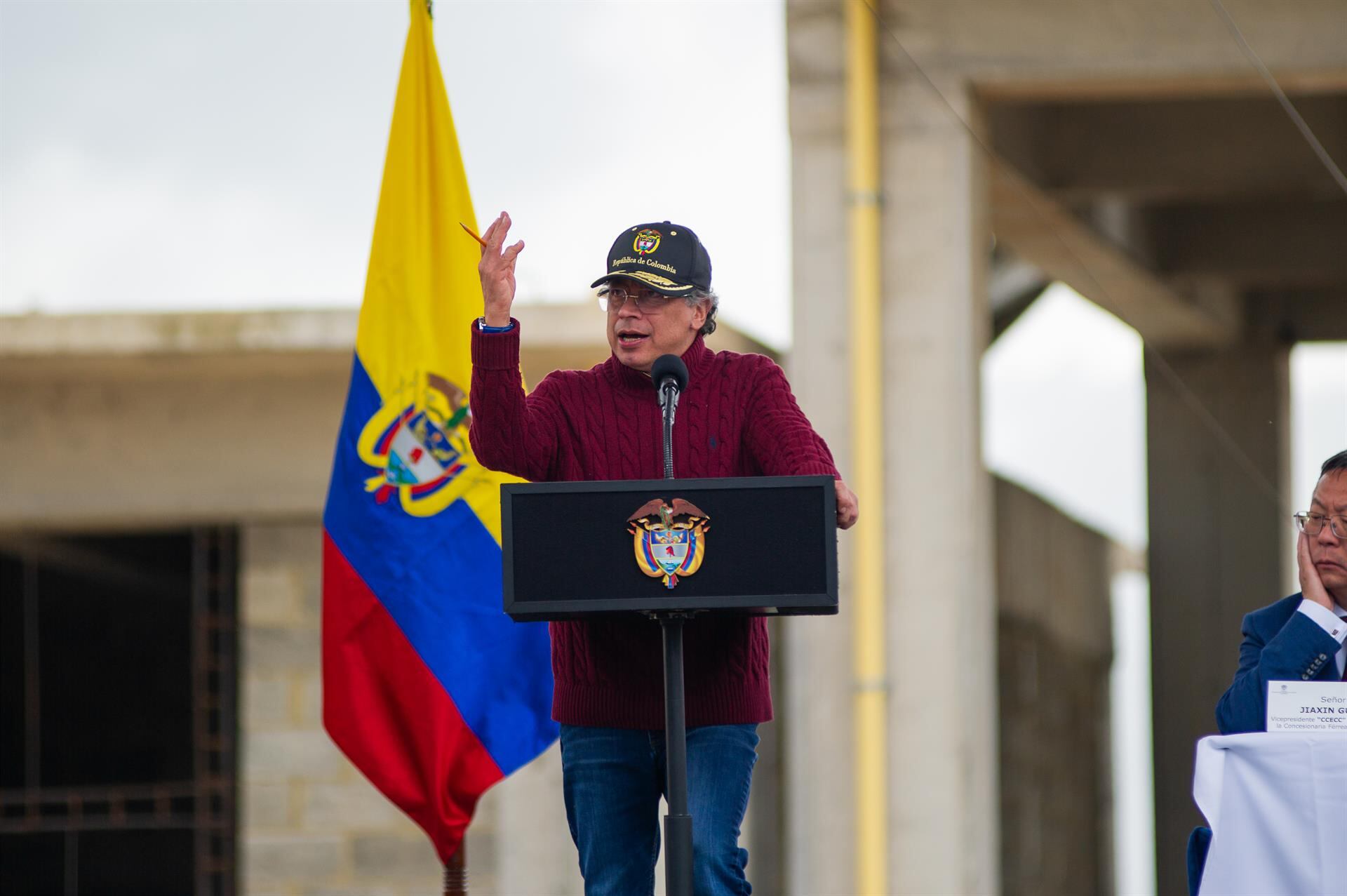 Petro acusa a los medios de publicar información falsa para vincular a su Ejecutivo con las FARC