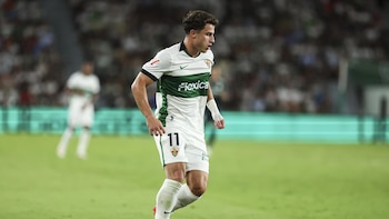 (Crónica) El Elche se estrena con una victoria de mucho mérito ante un precipitado Espanyol