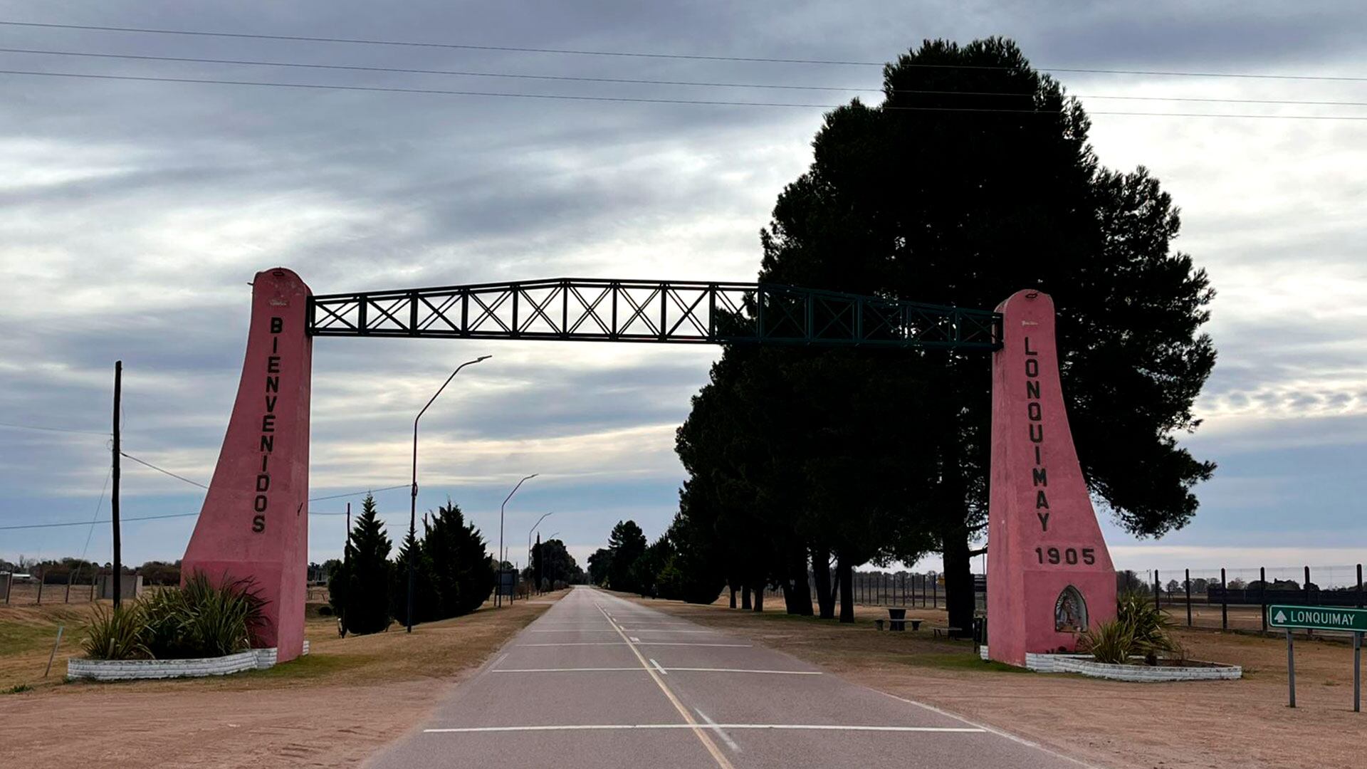 Lonquimay, el pueblo pampeano de 2 mil habitantes donde el comisario se casó y llevó a los presos de mozos