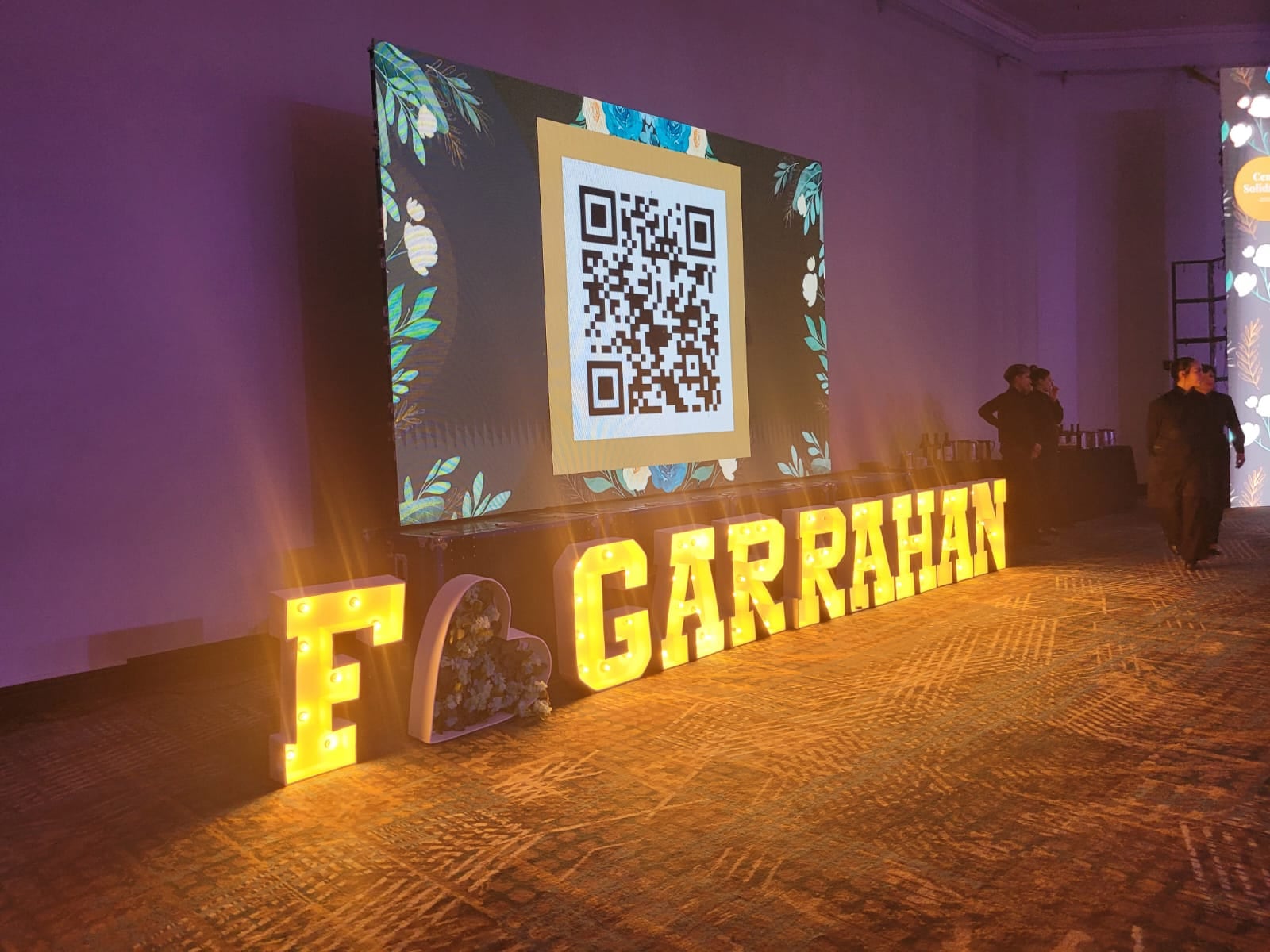 La Fundación Garrahan, creada en 1988, impulsa programas como Casa Garrahan, Reciclado y Medio Ambiente, y Capacitación e Investigación.
