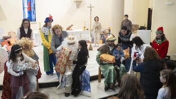 La Fundación Madrina reparte durante