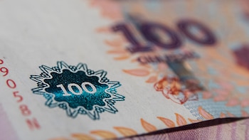 El saldo total de préstamos en pesos al sector privado llegó a $106,5 billones en agosto, tras un alza real del 0,6% mensual (Adrián Escandar)