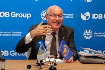 El presidente del Banco Interamericano de Desarrollo (BID), Ilan Goldfajn, habla durante la inauguración del evento 'LAC Transport Forum 2026' el martes en Miami, Florida (EEUU) (EFE/Alberto Boal)