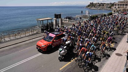 Giro de Italia, en directo etapa 7: tiempos oficiales de Gaviria y Molano
