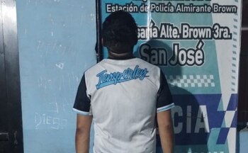 La policía detuvo a un