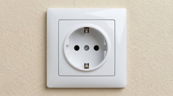 Usar protectores en los enchufes