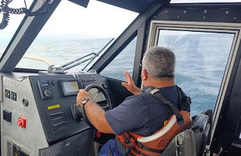 Embarcaciones de la Estación de Guardacostas de Limón realizaron nuevos patrullajes este domingo para intentar localizar a los desaparecidos. Crédito: MSP