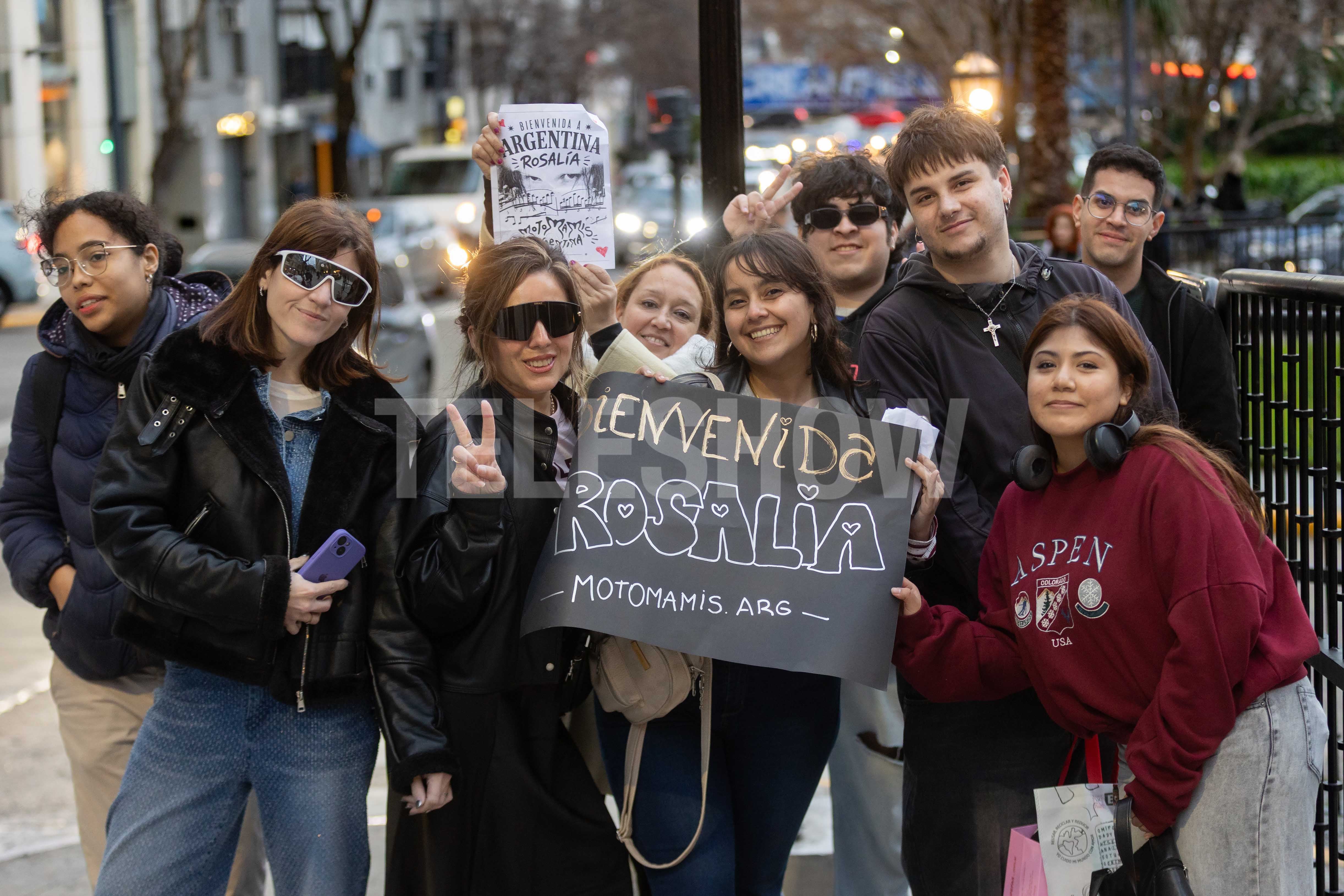 La llegada de Rosalía a Argentina genera revuelo entre fans y medios