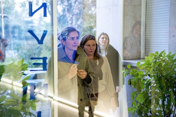 La vicepresidenta tercera del Gobierno y ministra para Transición Ecológica y el Reto Demográfico, Sara Aagesen y la ya ex presidenta de AEMET, María José Rallo, en la sede de la Agencia Estatal de Meteorología, a 5 de febrero de 2026. (Gabriel Luengas / Europa Press)