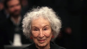 Margaret Atwood, escritora canadiense: “Los hombres temen que las mujeres se rían de ellos, las mujeres temen que los hombres las maten”