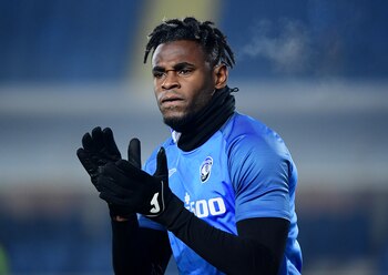 Soccer Football - Champions League - Group F - Atalanta v Villarreal - Stadio Atleti Azzurri, Bergamo, Italy - December 9, 2021 Atalanta's Duvan Zapata during the warm up before the match REUTERS/Alberto Lingria