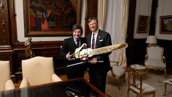 Javier Milei recibió a Christopher Landau en Casa Rosada tras acordar cambios en la ley sobre Malvinas