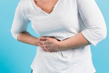 La enfermedad hepática esteatósica asociada