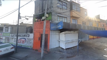 Así lucía la zona antes del accidente que dejó dos víctimas mortales y 14 lesionados. Crédito: Google Maps