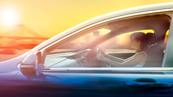 Para manejar correctamente el auto,