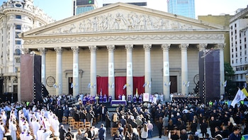 Las fotos de despedida al papa Francisco en la Catedral de Buenos Aires - Image 3