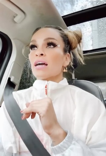 La coreógrafa señala haber recibido