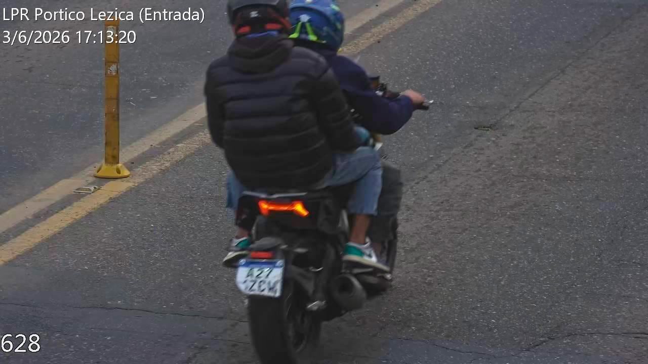 Una cámara de seguridad que tomó a los sospechosos