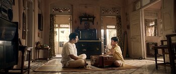 25/10/2020 Seminci.- 'El discípulo' o una oda a la rendición.
El realizador indio Chaitanya Tamhane, quien fuese alumno de Alfonso Cuarón, ha recalado en la 65 edición de la Semana Internacional de Cine de Valladolid (Seminci) con su segundo largometraje, una cinta producida por el mexicano que aborda el choque sordo entre dos formas de vida al ritmo de la música clásica india. De hecho, prácticamente la totalidad del elenco, incluidos los personajes principales, está compuesto por músicos profesionales.
POLITICA
SEMINCI