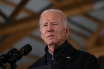 Biden pidió una pausa en