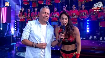 Melissa Loza, vestida con atuendo