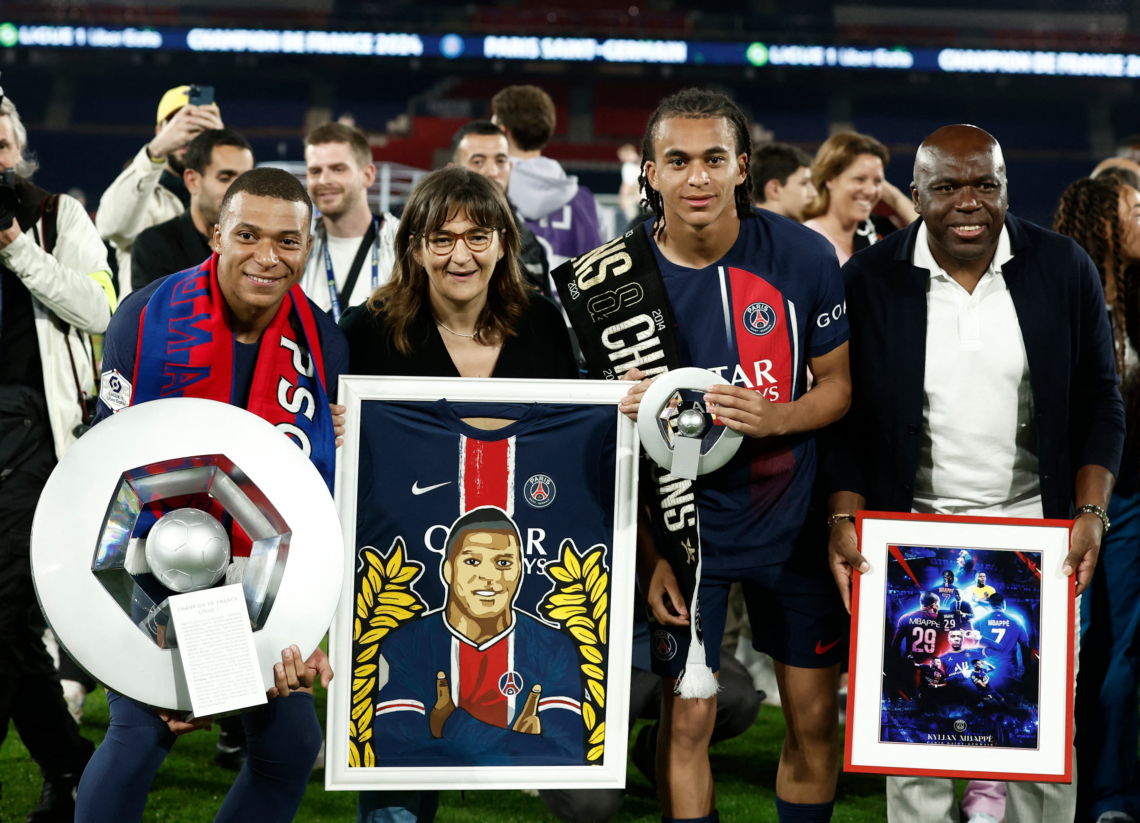 Ethan Mbappé, hermano menor de Kylian Mbappé, se desempeña como mediocampista y continúa su desarrollo profesional en el Lille O.S.C. (REUTERS)