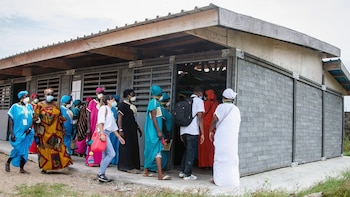 En Colombia se empiezan a crear y exportar casas de plástico que están listas en cinco días: resisten sismos y fuertes vientos