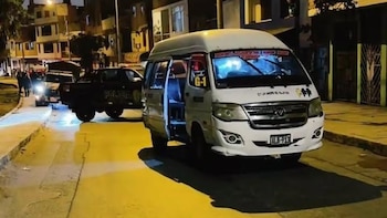 Violencia contra choferes continúa: balean a conductor de transporte público en Chorrillos cerca del colegio Virgen del Morro