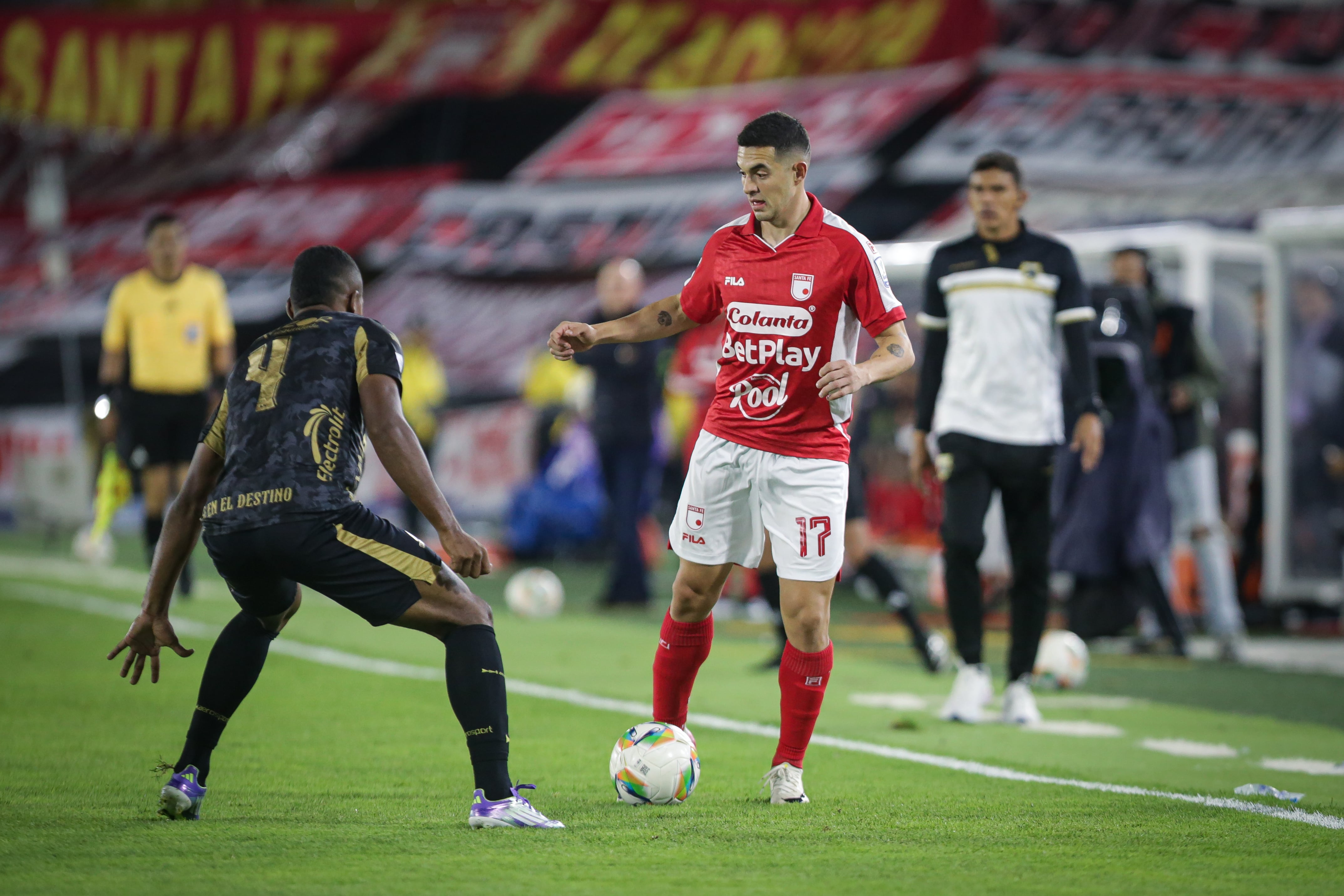 Independiente Santa Fe se mantiene afuera de los ocho mejores del torneo, con un partido pendiente - crédito Cristian Bayona/Colprensa