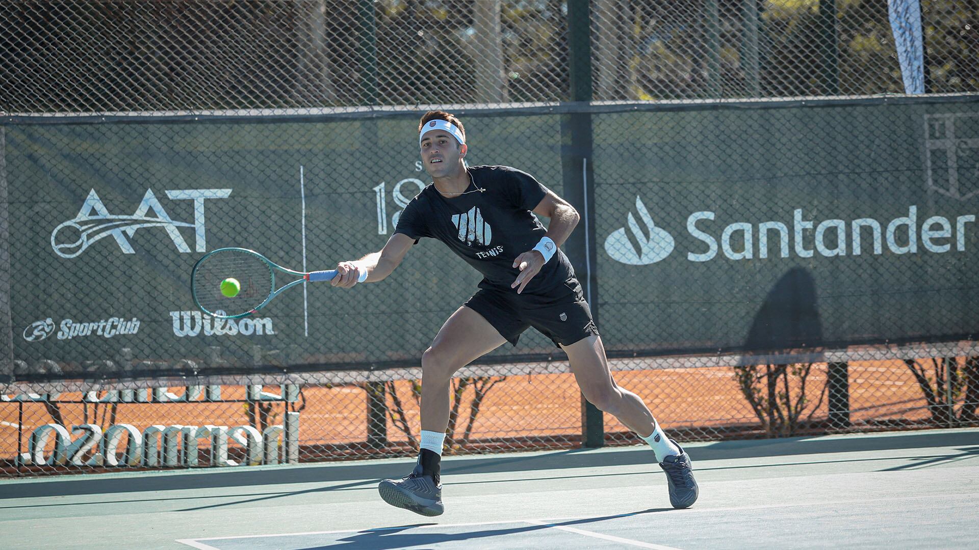 Tomás Etcheverry es un de los elegidos por el capitán argentino, Javier Frana, para disputar los Qualifiers 2025 de visitante ante Países Bajos el 12 y 13 de septiembre (Foto: Prensa AAT)