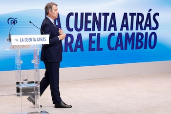 El líder del PP, Alberto Núñez Feijóo, en la sede nacional del partido. (EFE/ Chema Moya)