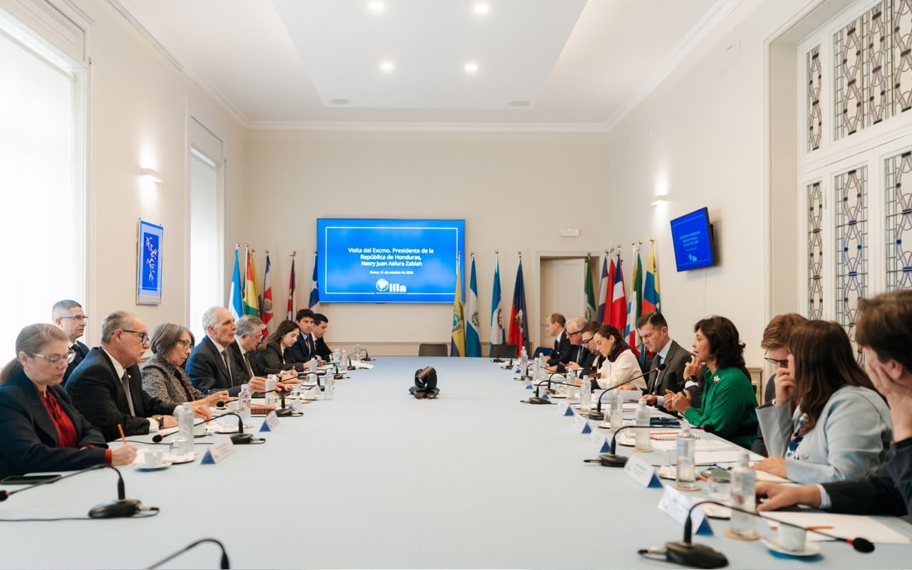 El presidente hondureño, Nasry Asfura, encabezó un encuentro empresarial en Italia como parte de su agenda oficial para fortalecer las relaciones económicas bilaterales. (Foto: Casa Presidencial)