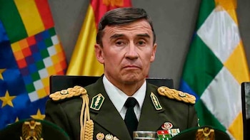 Renuncia el comandante de la Policía en Bolivia en medio de una investigación por la filtración de audios