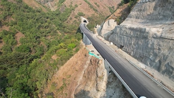 El cronograma del corredor del Túnel del Toyo aún contempla la terminación de dos túneles, siete puentes y seis kilómetros de vía a cielo abierto a cargo de la Gobernación de Antioquia - crédito Proyecto La Nueva Vía al Mar- Túnel del Toyo