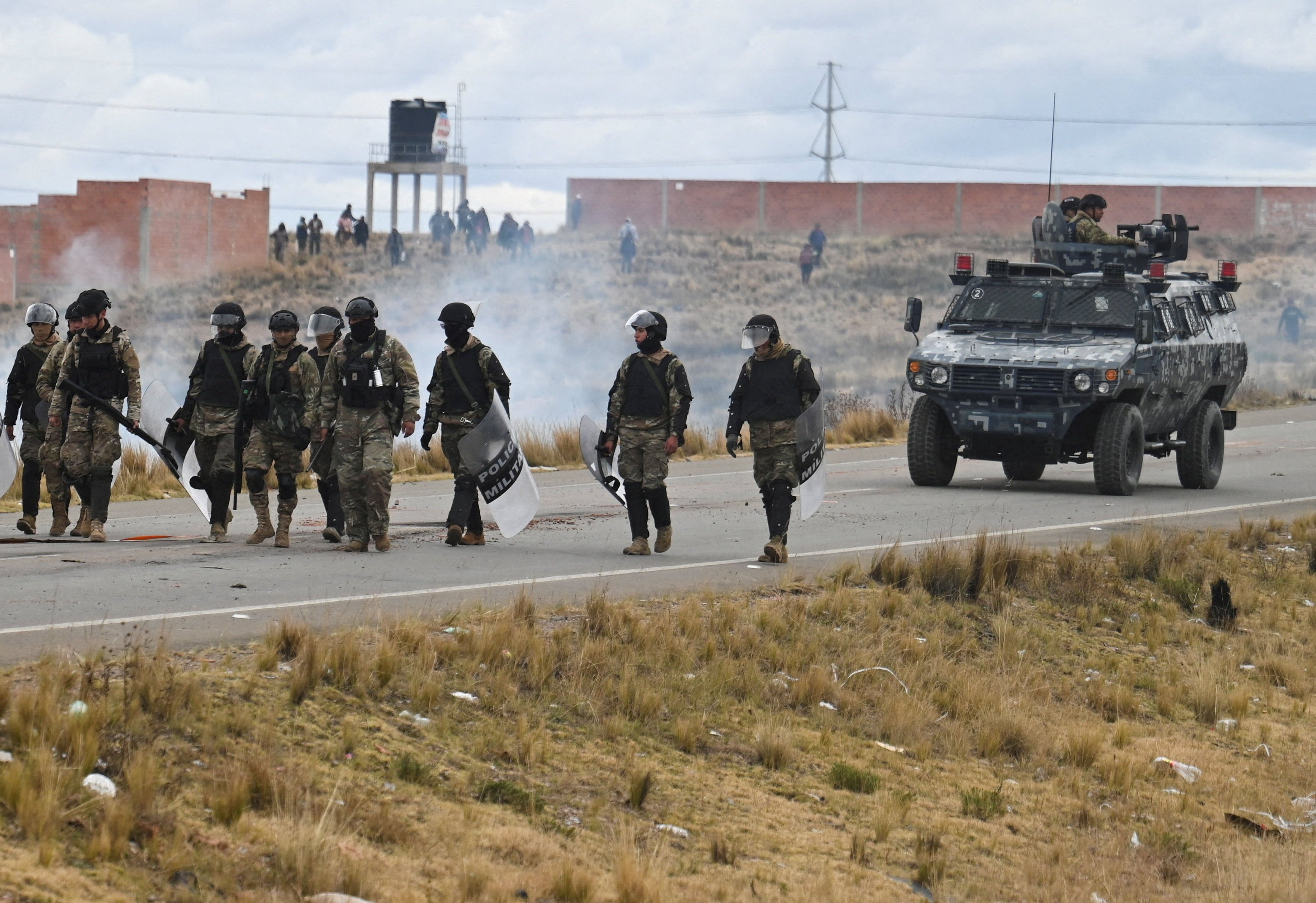 El Senado de Bolivia derogó la ley que regulaba el estado de excepción en  plena escalada de protestas y bloqueos - Infobae