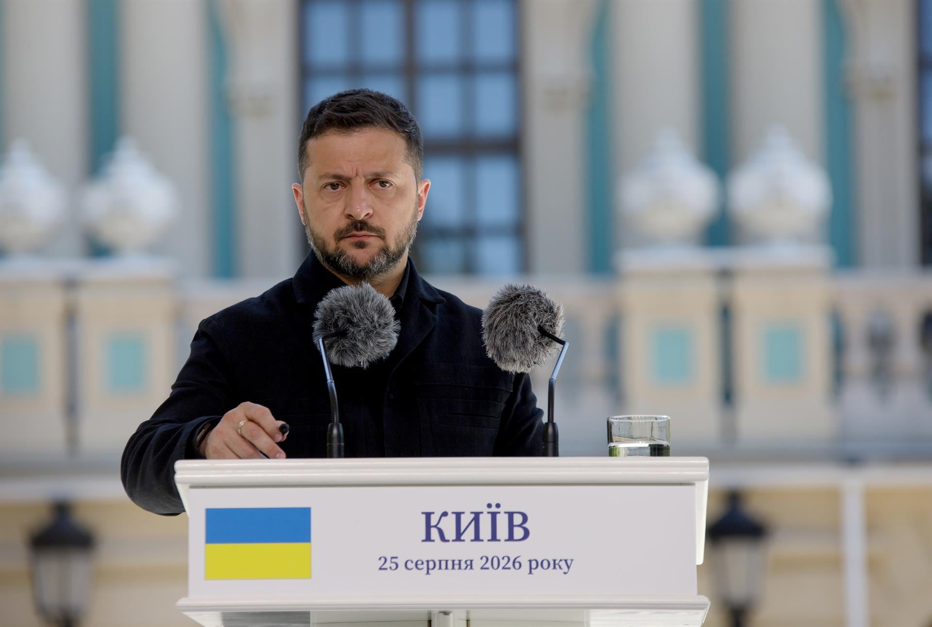 Zelensky reivindica ataques contra 16 objetivos en Rusia incluyendo instalaciones petroleras y aeródromos